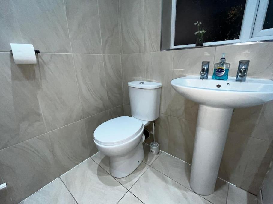 Stylish New-build Family - Free Parking Wifi