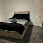 Stylish New-Build Family Home - Free Parking Wifi