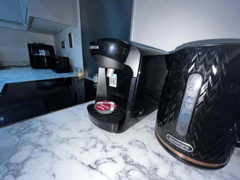 Holiday home Stylish New-build Family - Free Parking Wifi Bradford (West Yorkshire)
